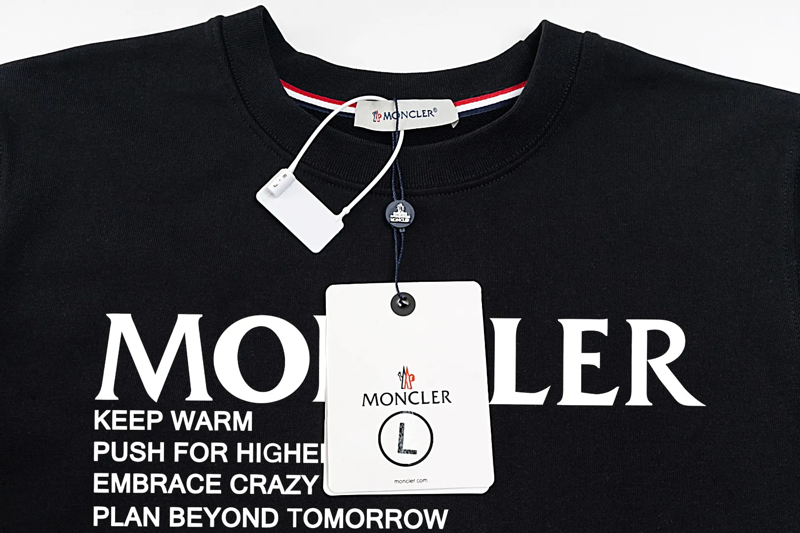 【 Quality】 【🎉 🎊】 【 MONCLER】【In Stock 】 🏅2024 New Arrival Premium 3D LOGO ， ， Premium ⚠️ ： 460 ， 21S 10S 26/2 1*1 ！ ， ， ， ， ， ！ Same Style ✔ Same Style： ❗ ✔【 Same Style， In Stock！】 ➡Size：S M L XL XXL ➡ ：Black White ⚠️Size Size